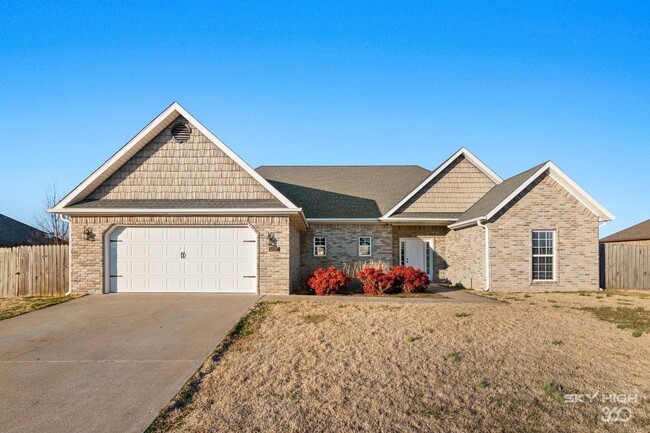 Primary Photo - Beautiful 3 bedroom home in Pea Ridge. ASK...