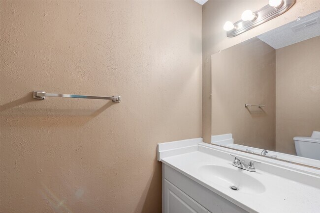 Building Photo - 12400 Brookglade Cir