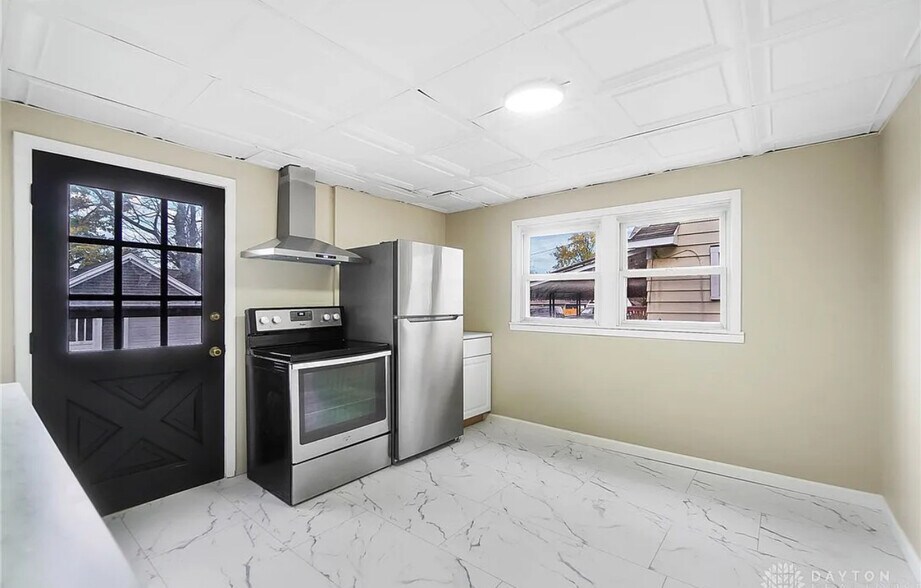 Building Photo - 2116 Moreland Ave