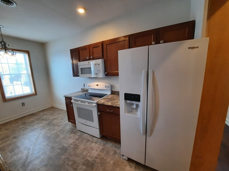 GLASS TOP STOVE - 247 Main St