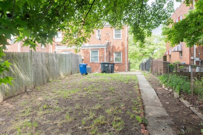 Building Photo - Charming 2BR Home in Lily Ponds NE DC – Ac...