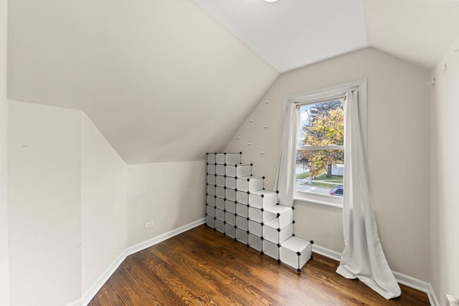 Building Photo - 2852 Scott St