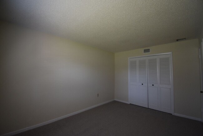 Building Photo - APOPKA: 3 bed/2 bath POOL HOME - AVAILABLE AUGUST 17th!