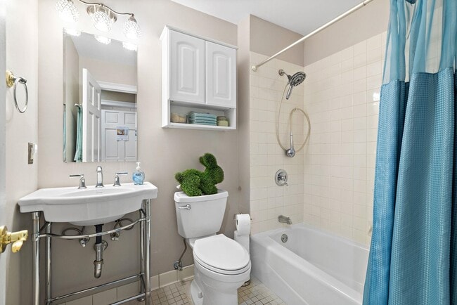 Building Photo - 205 Shearwater Ct W