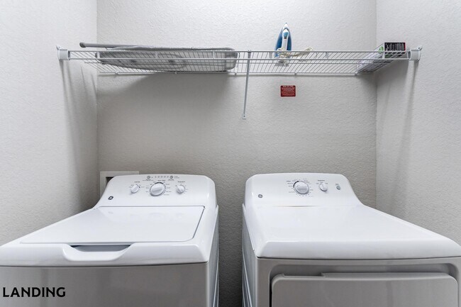 Building Photo - 918 Aventine Dr