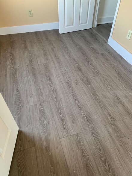 Building Photo - 70 Crescent St