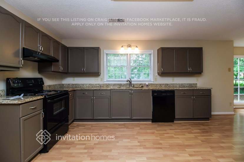 Building Photo - 2585 Loring Rd NW