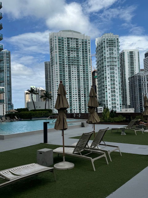 Building Photo - 350 S Miami Ave