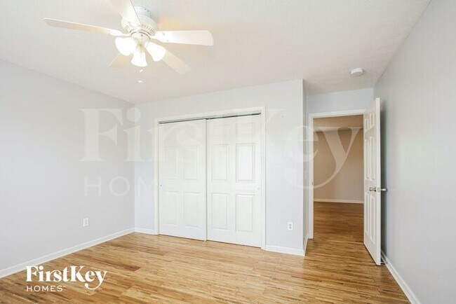 Building Photo - 14932 Oak Rd