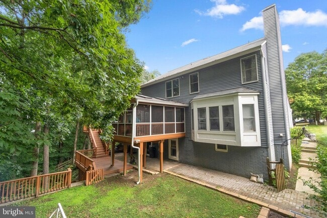 Building Photo - 6874 Caravan Ct