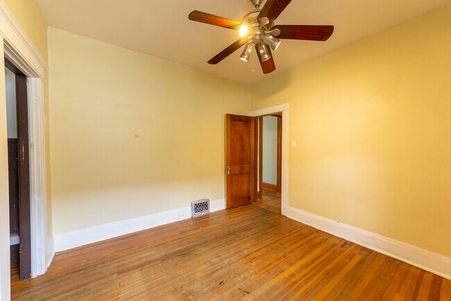 Building Photo - 2621 N York Ct