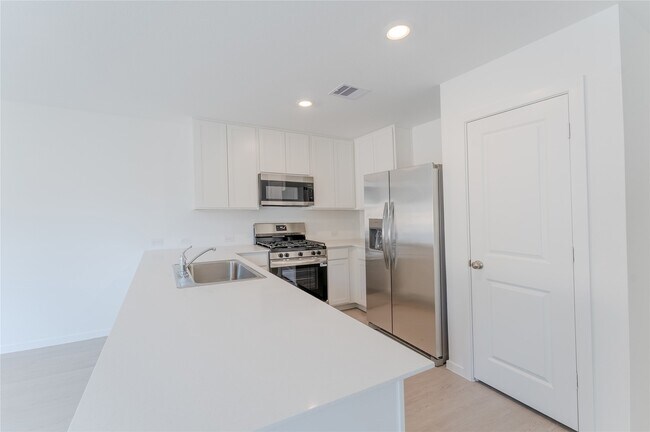 Building Photo - 14873 N Ascot Bnd Cir