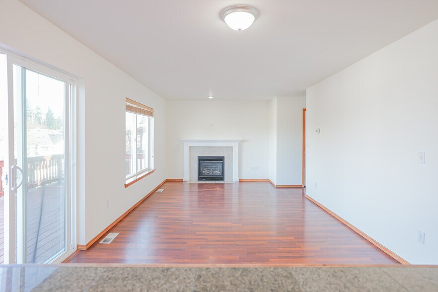 Building Photo - 9821 28th Dr SE