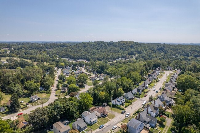 Building Photo - Stunning 4 Bedroom home in North Versailles available February 1st!