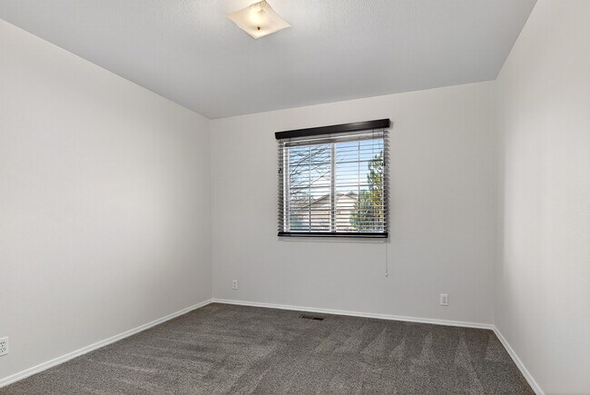 Building Photo - 2074 N Siesta Ave