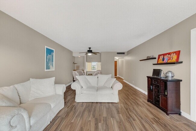 Building Photo - 2029 N Ocean Blvd