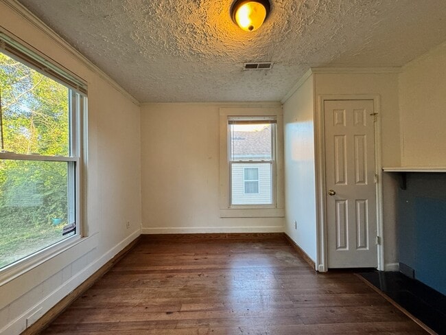Building Photo - 617 Hiawassee Ave