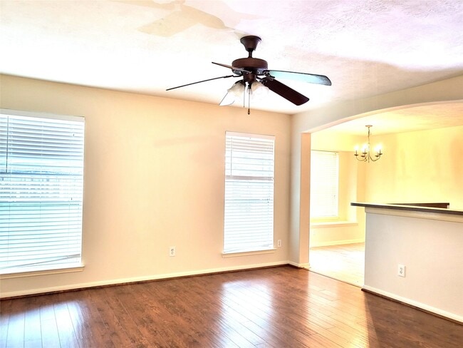 Building Photo - 14034 Maximos Dr