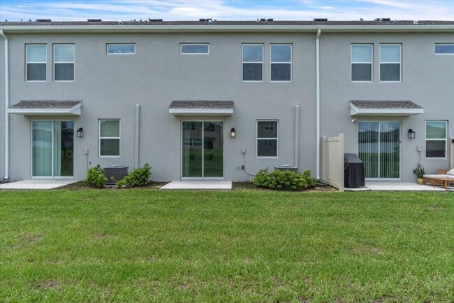 Building Photo - 3157 Laurent Lp