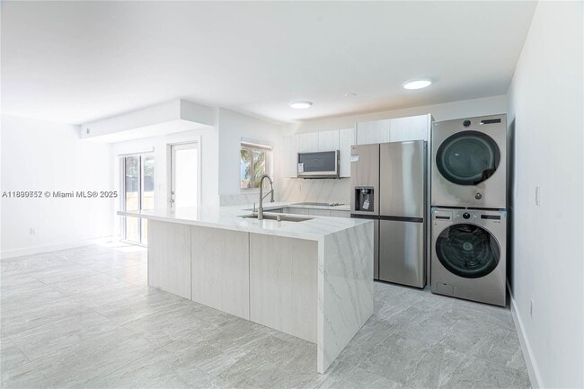 Building Photo - 13900 SW 65th Terrace