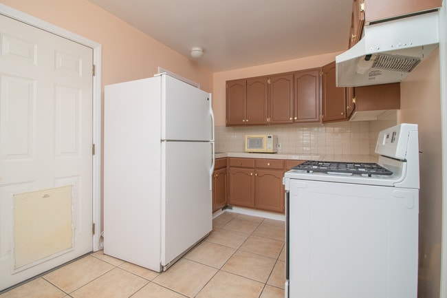 Building Photo - 5107 Overland Ave