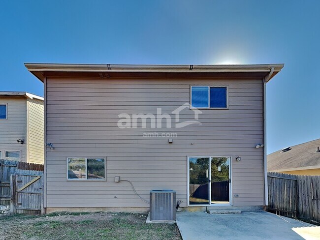 Building Photo - 3739 Hideaway Grn