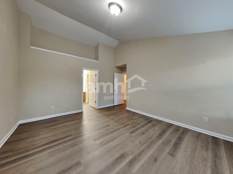 Building Photo - 802 Celtic Crossing Dr