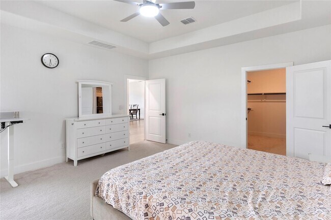 Building Photo - 300 Hollister Dr