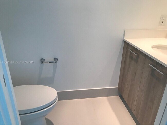 Building Photo - 501 NE 31st St