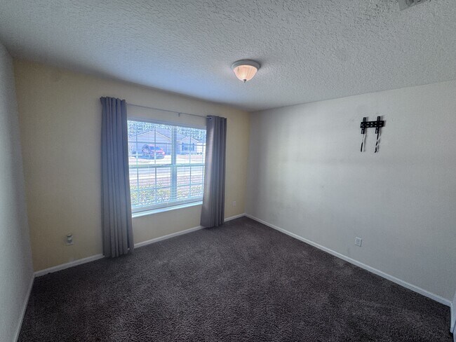 Building Photo - 15373 Bareback Dr