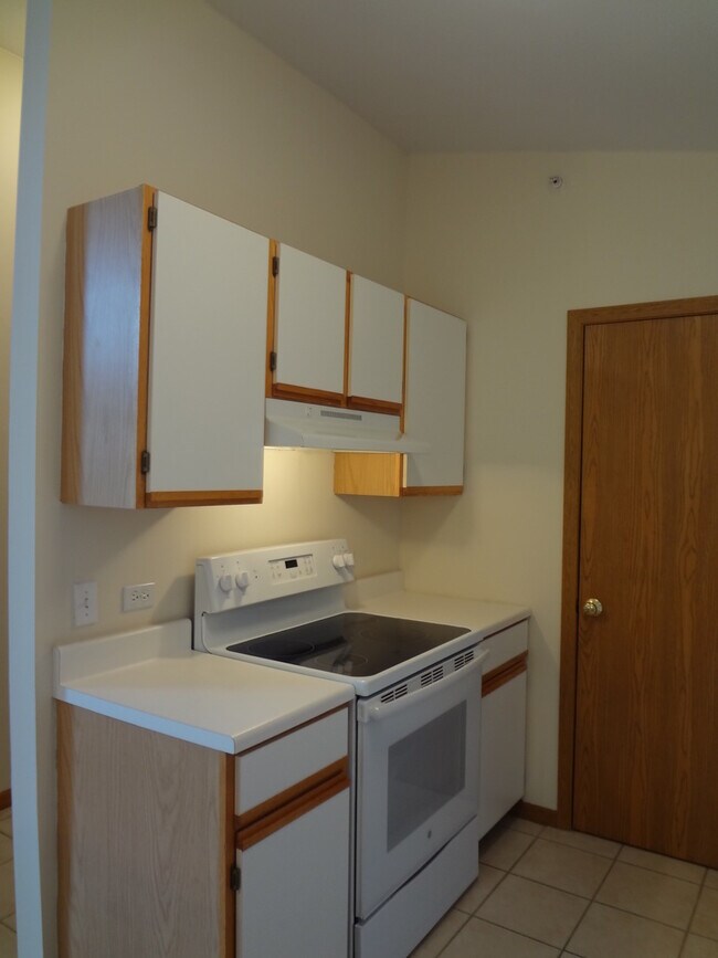 Building Photo - 1412 W Clear Water Cir