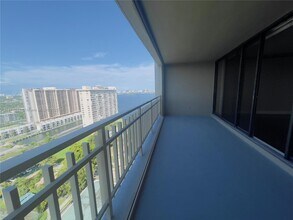 Building Photo - 11113 Biscayne Blvd