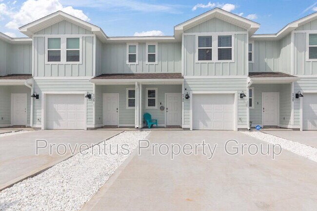 Building Photo - 5724 Sandy Walk St