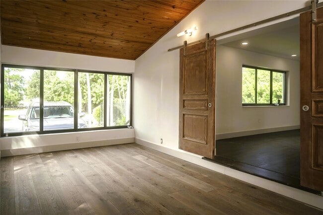 Building Photo - 6646 SW 60th St