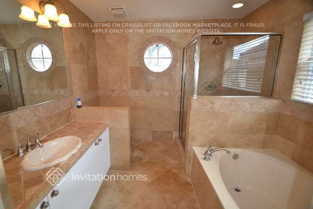 Building Photo - 7988 Lakewood Cove Ct