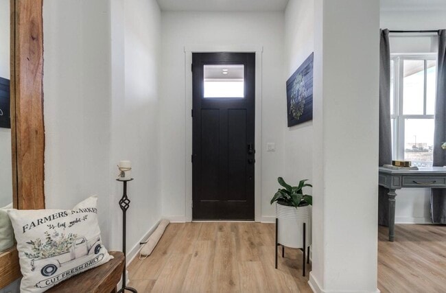 Building Photo - 12016 Savannah Ave