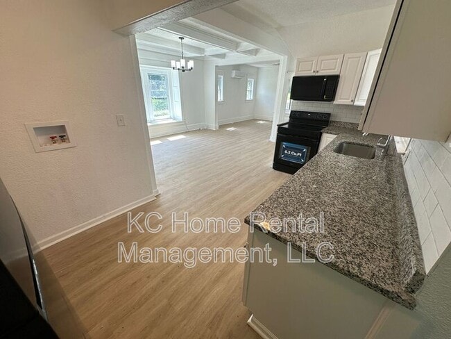 Building Photo - 2958 Lockridge Ave