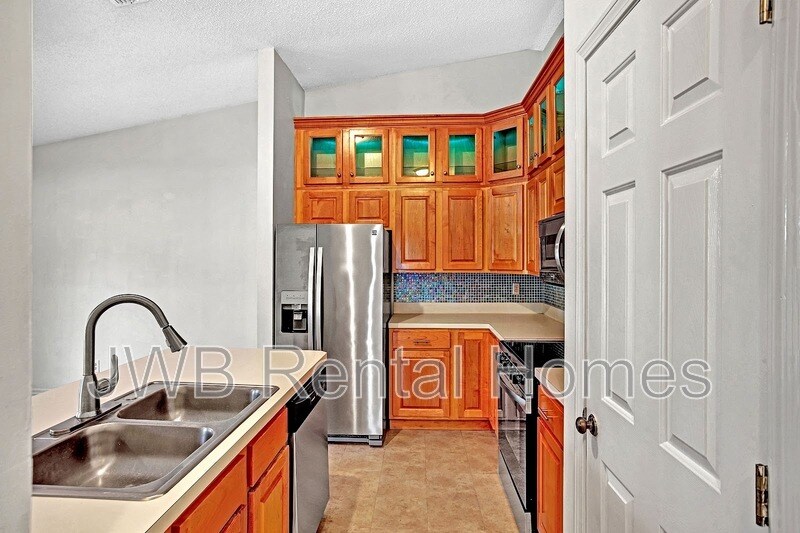 Building Photo - 2 Aledo Ct