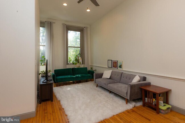 Building Photo - 511 S Bond St
