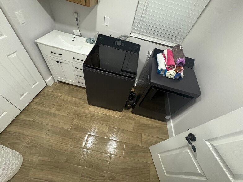 Laundry room - 11936 W Waterway Dr