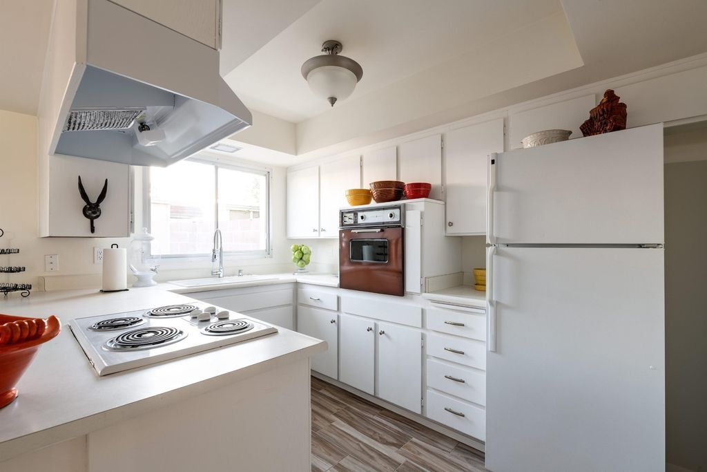 Kitchen updated - 1626 W Campbell Ave