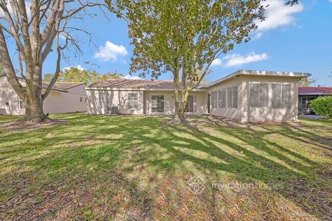 Building Photo - 10425 Kingbrook Ln