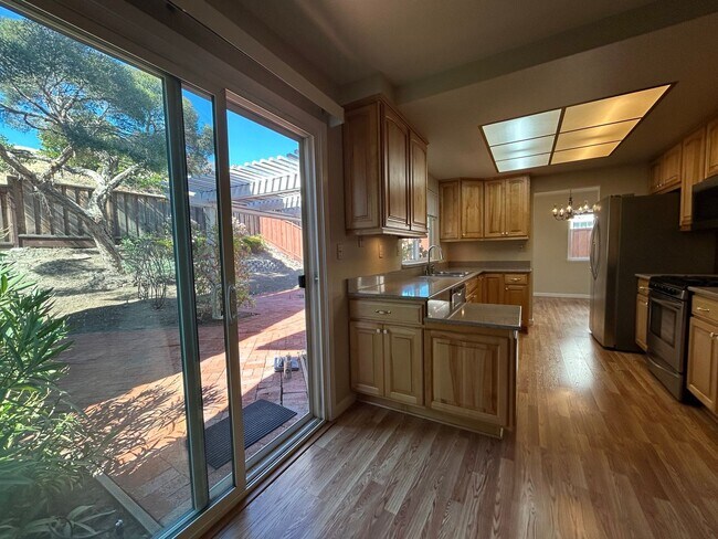 Building Photo - Beautiful Two-Story Home in Village Oaks, ...