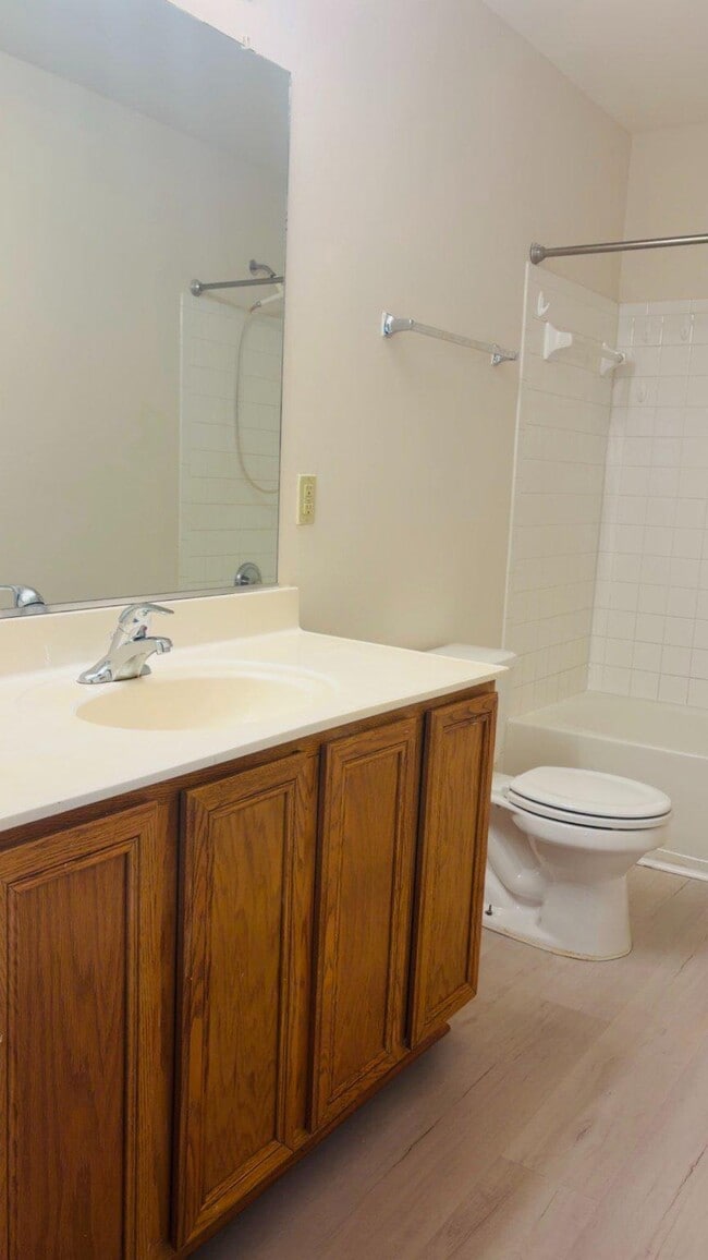 Building Photo - 6615 Buskin Ln