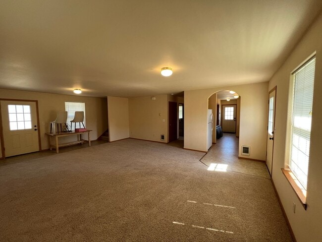 Building Photo - 309 W Helena Ave