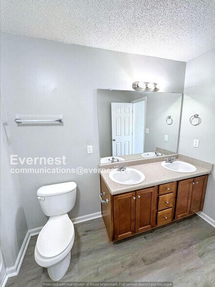 Building Photo - 223 Shenandoah Dr