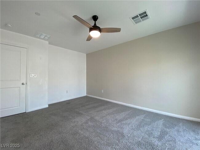 Building Photo - 2624 Blazing Blue Ave