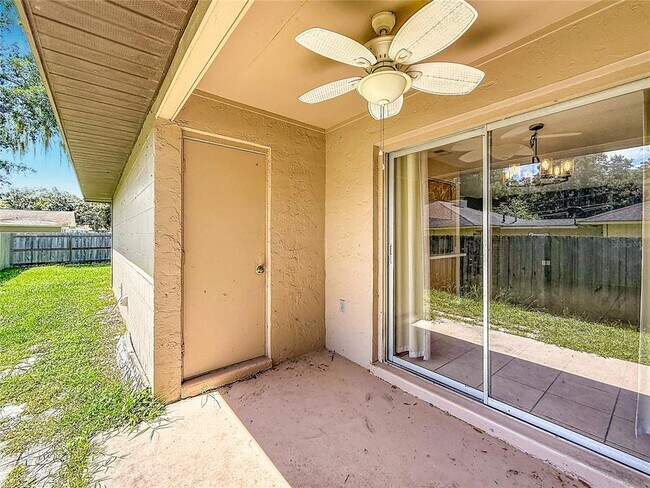 Building Photo - 4050 SE 20th Ct