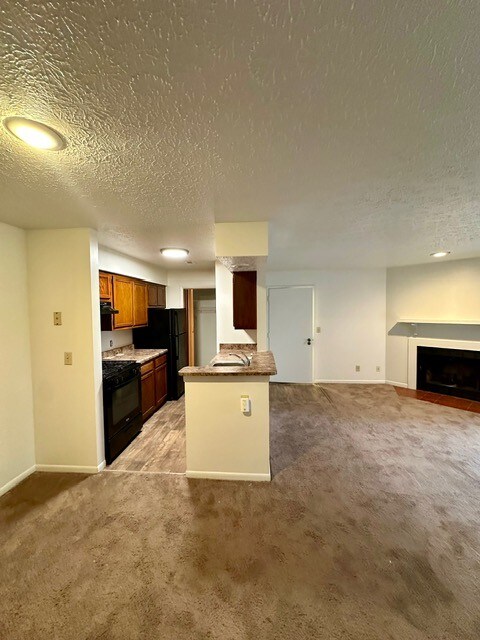 Building Photo - 2163 Hedgerow Road