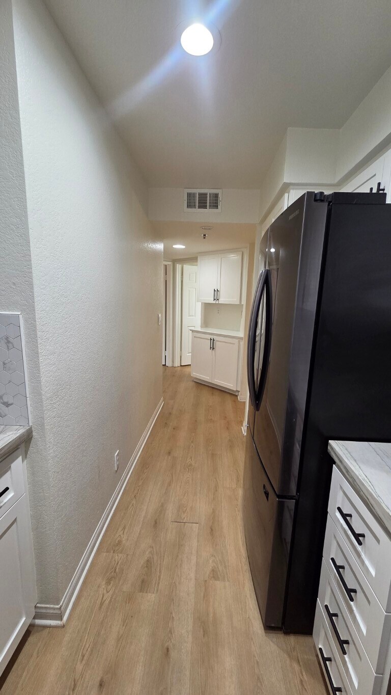 Building Photo - 697 Sutton Crest Trl